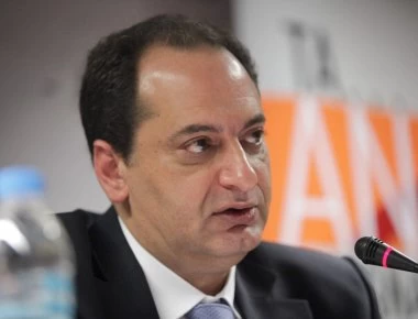 Παράταση για τις 17 Σεπτεμβρίου δίνει ο Σπίρτζης στην «προεκλογική» προκήρυξη για τα λεωφορεία